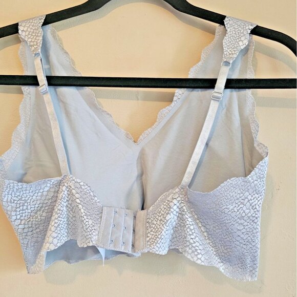 Sophie b. Women's bra size M gray snakeskin looking material-great for layering - Picture 2 of 4